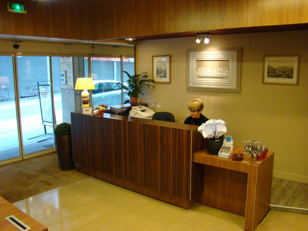 Hotel Saint Sebastien Lourdes Bagian luar foto
