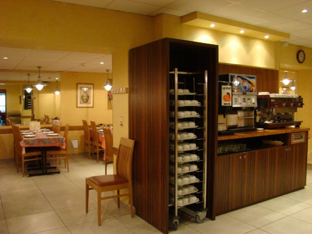 Hotel Saint Sebastien Lourdes Bagian luar foto