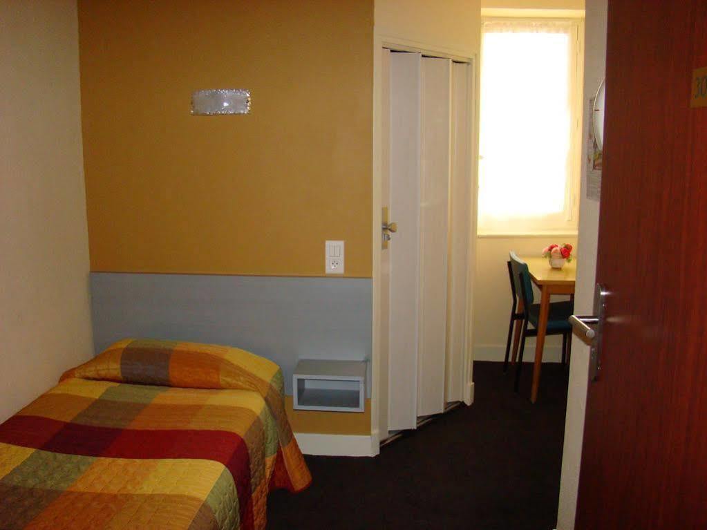 Hotel Saint Sebastien Lourdes Bagian luar foto