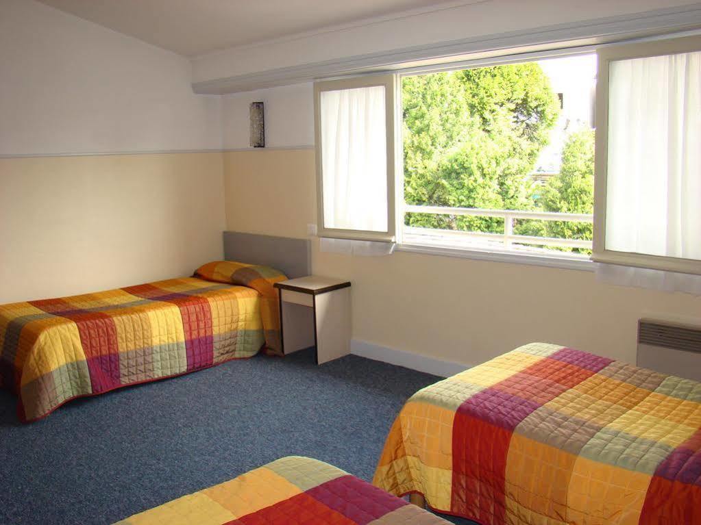 Hotel Saint Sebastien Lourdes Bagian luar foto
