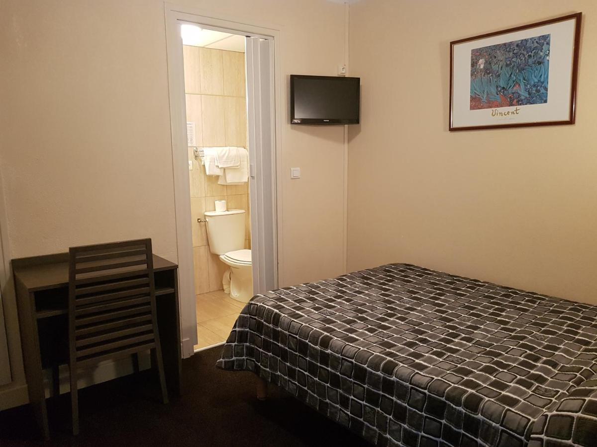 Hotel Saint Sebastien Lourdes Bagian luar foto