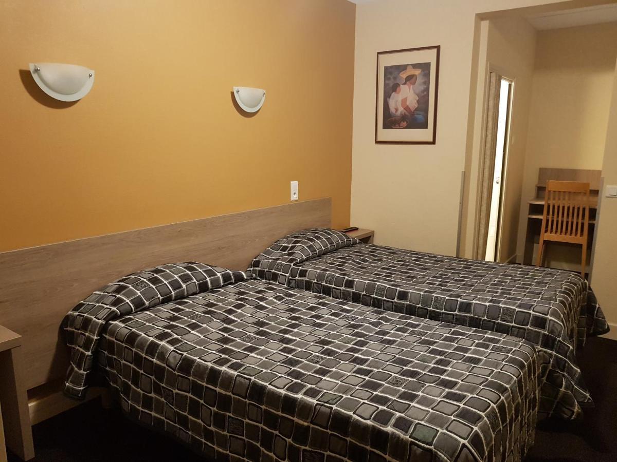 Hotel Saint Sebastien Lourdes Bagian luar foto